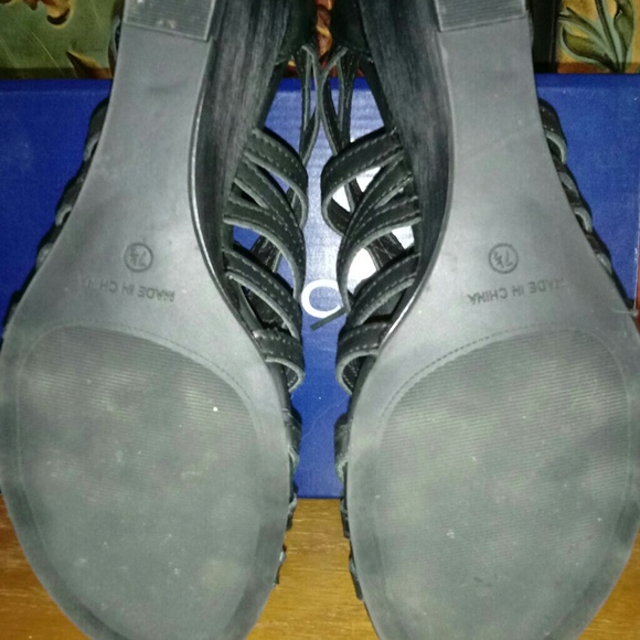 Falls Creek "APRIL" Ghillie Tie Leather Sandals - Picture 8 of 8